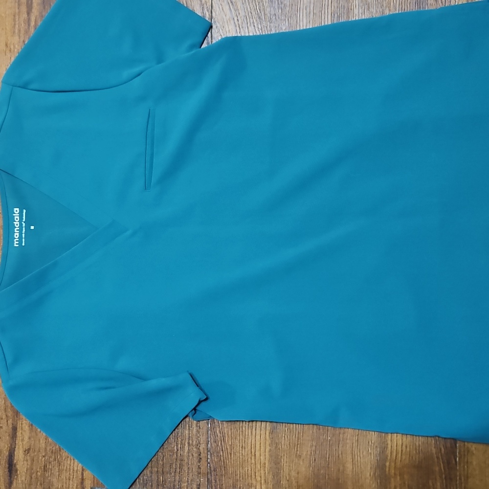 Hunter Green Mandala Scrub Top - Picture 2 of 3